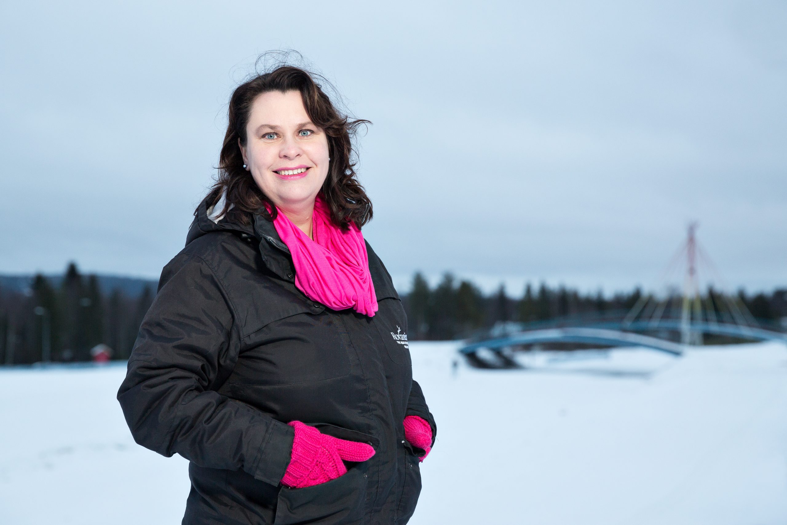 REKKAMIES VIIKKOJA TIELLÄ – SAA ASFALTTIA NIELLÄ